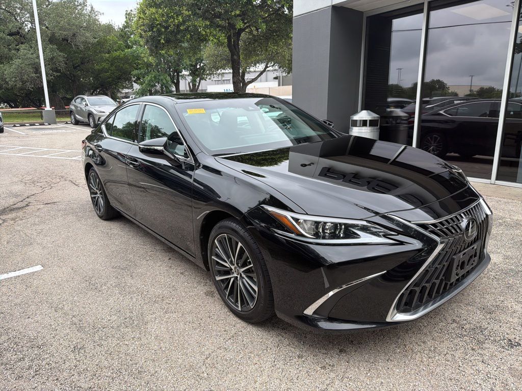 Thumbnail: 2024 Lexus ES - 3