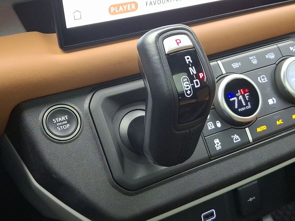 Thumbnail: 2023 Land Rover Defender - 16