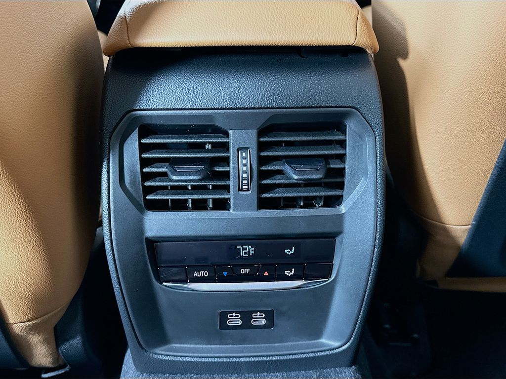 Thumbnail: 2026 BMW 3 Series - 18