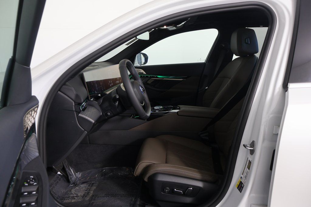 Thumbnail: 2025 BMW i5 - 5