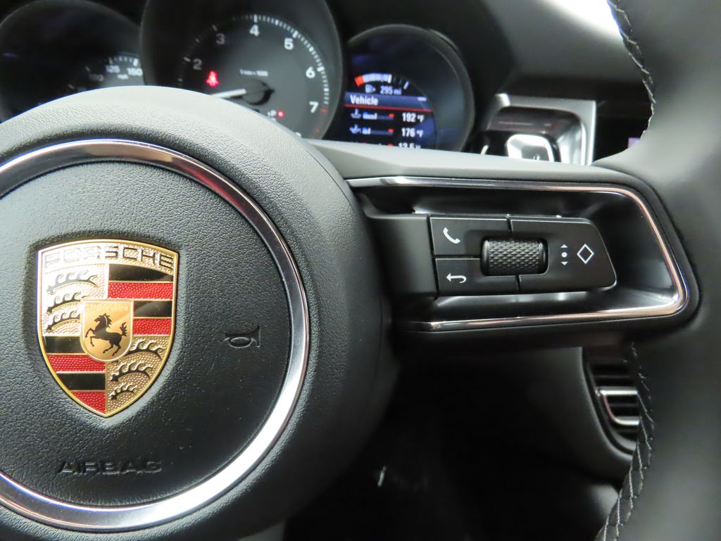 Thumbnail: 2024 Porsche Macan - 15