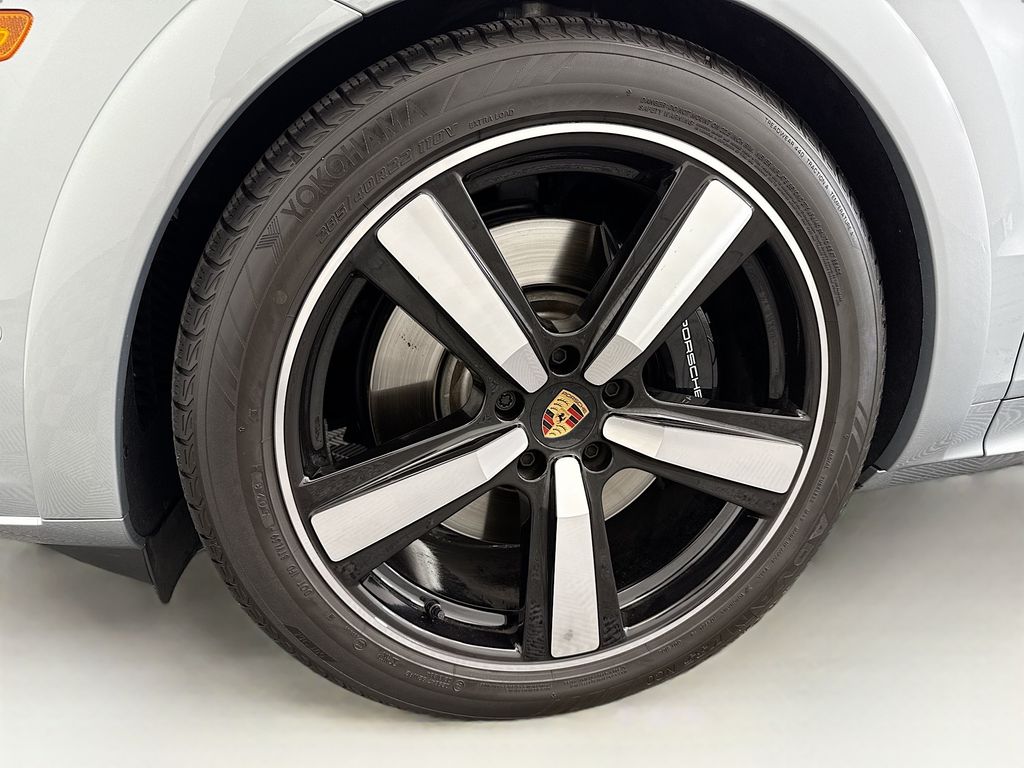 Thumbnail: 2025 Porsche  - 31