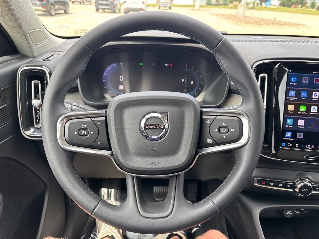 Used 2024 Volvo XC40 SUV