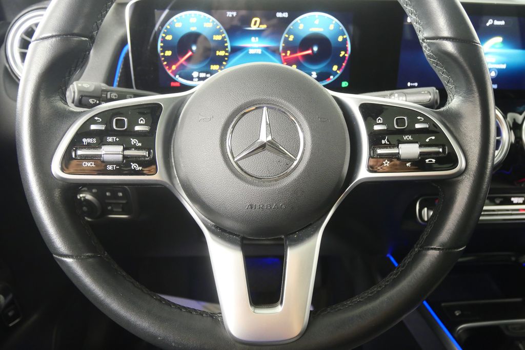 Thumbnail: 2022 Mercedes-Benz GLB - 22