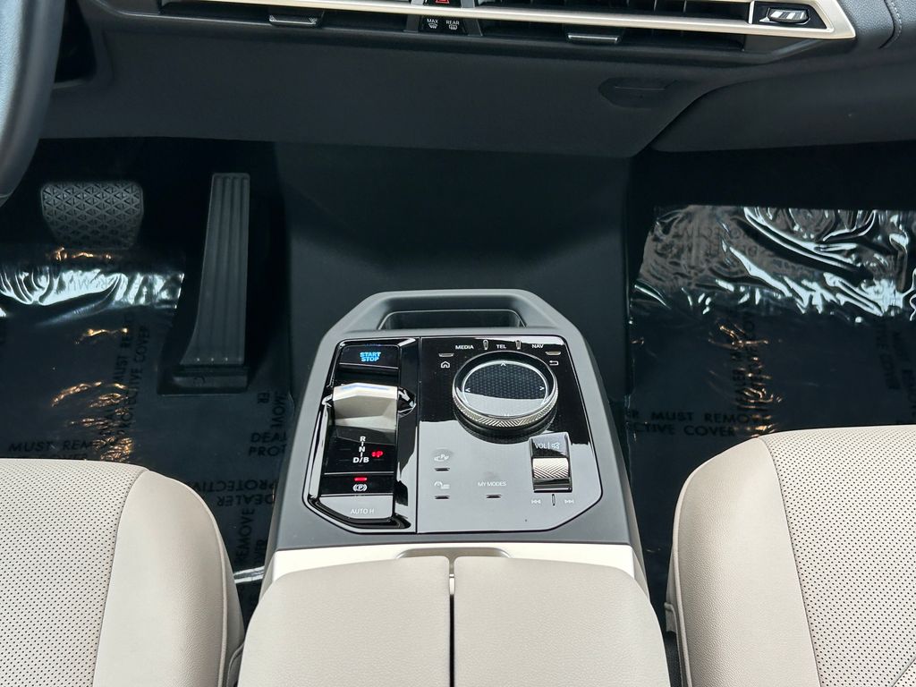 Thumbnail: 2024 BMW iX - 27