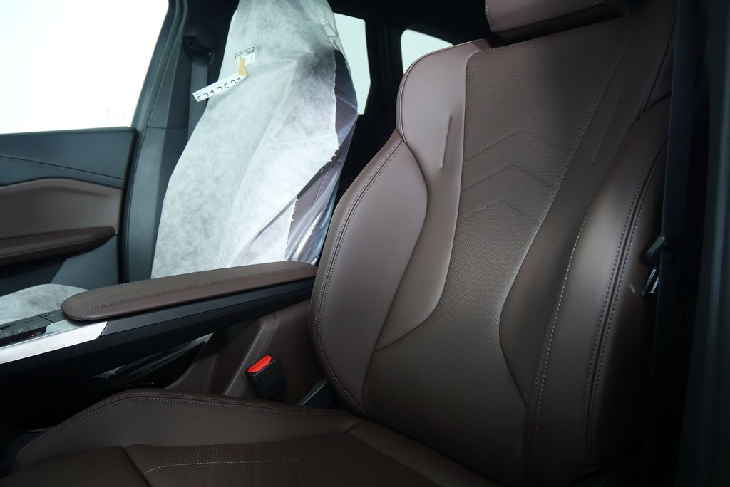 2025 BMW X1 xDrive28i 10