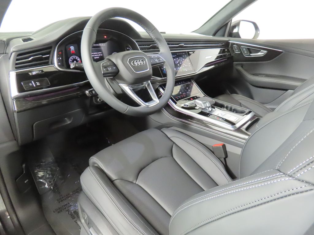 Thumbnail: 2026 Audi Q8 - 27