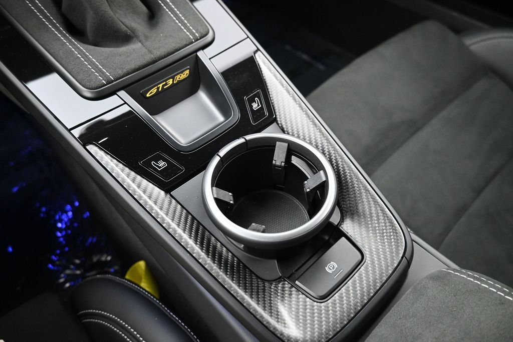 Used 2024  Porsche  image 19