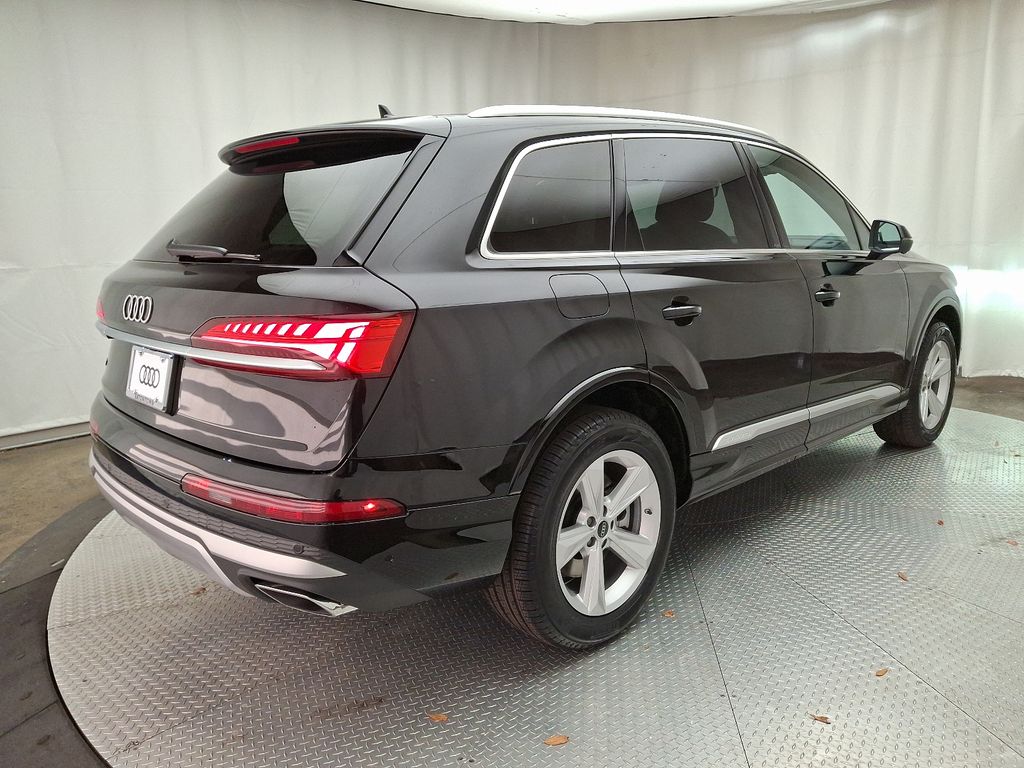 2025 Audi Q7  3