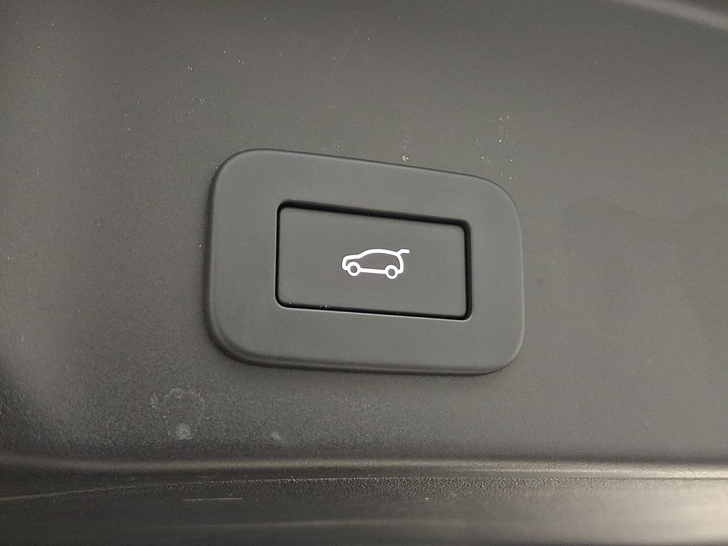 Thumbnail: 2025 Land Rover Range Rover Evoque - 30