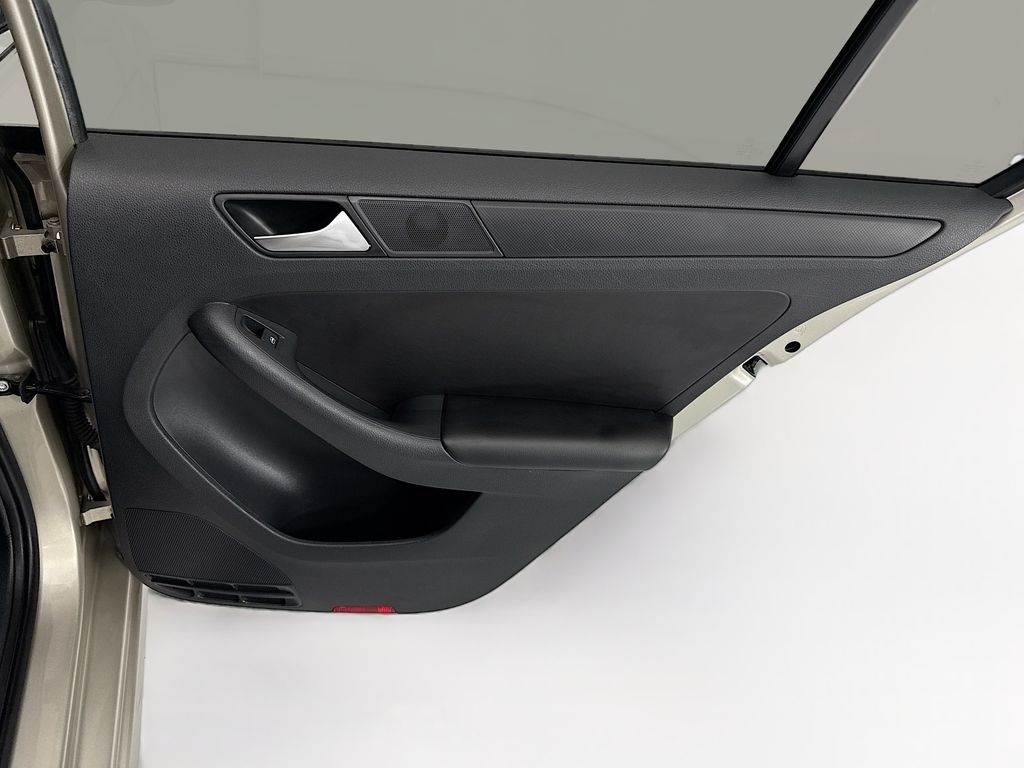Thumbnail: 2014 Volkswagen Jetta - 22