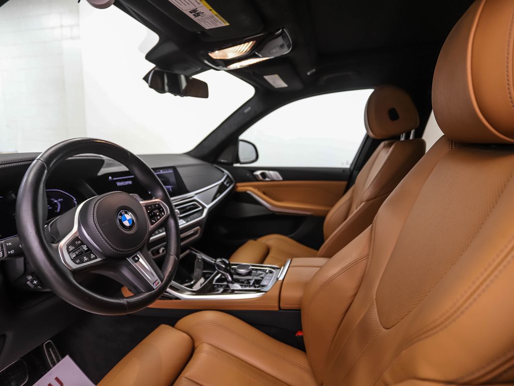 Thumbnail: 2021 BMW X7 - 11