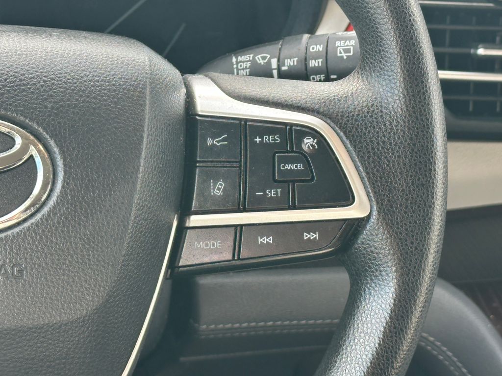 2021 Toyota Sienna LE