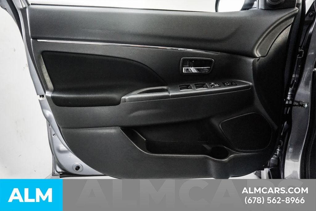 Used 2024 Gray Mitsubishi 2.0 ES image 21