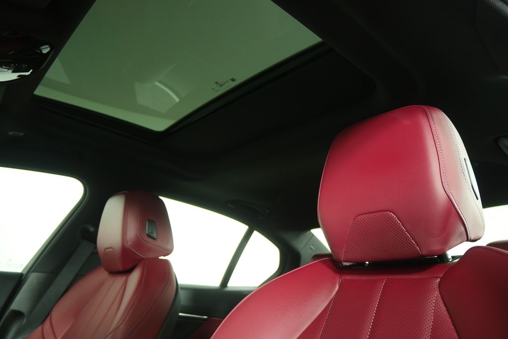 Thumbnail: 2025 BMW 5 Series - 11