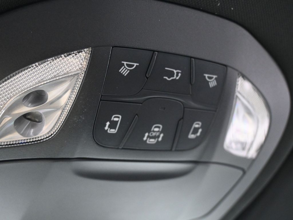 New 2026 Silver Mist Clearcoat Chrysler Select image 21