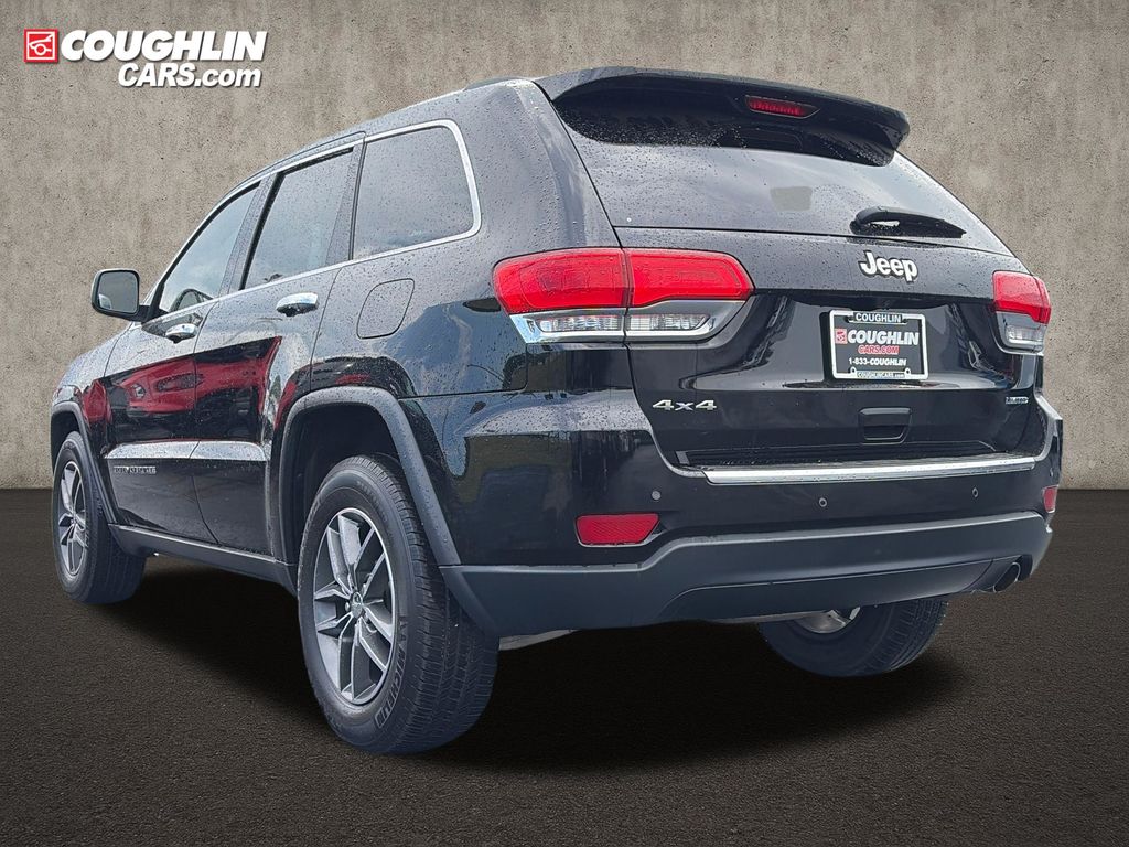 View vehicle photo 6