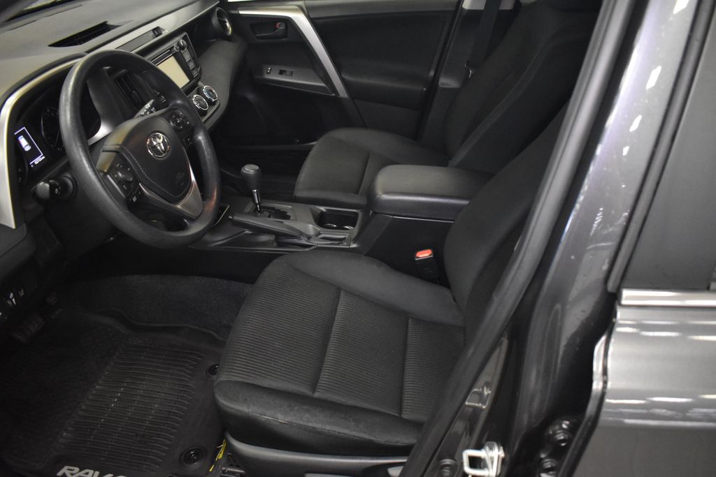 Thumbnail: 2018 Toyota RAV4 - 25