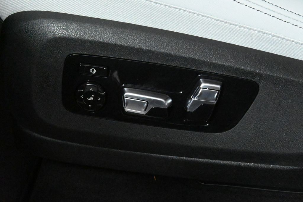 Thumbnail: 2026 BMW X5 - 28