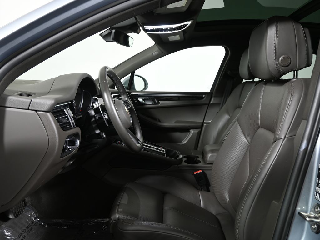 Thumbnail: 2024 Porsche Macan - 5