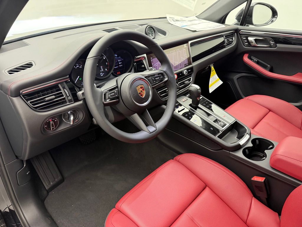 Thumbnail: 2026 Porsche Macan - 4
