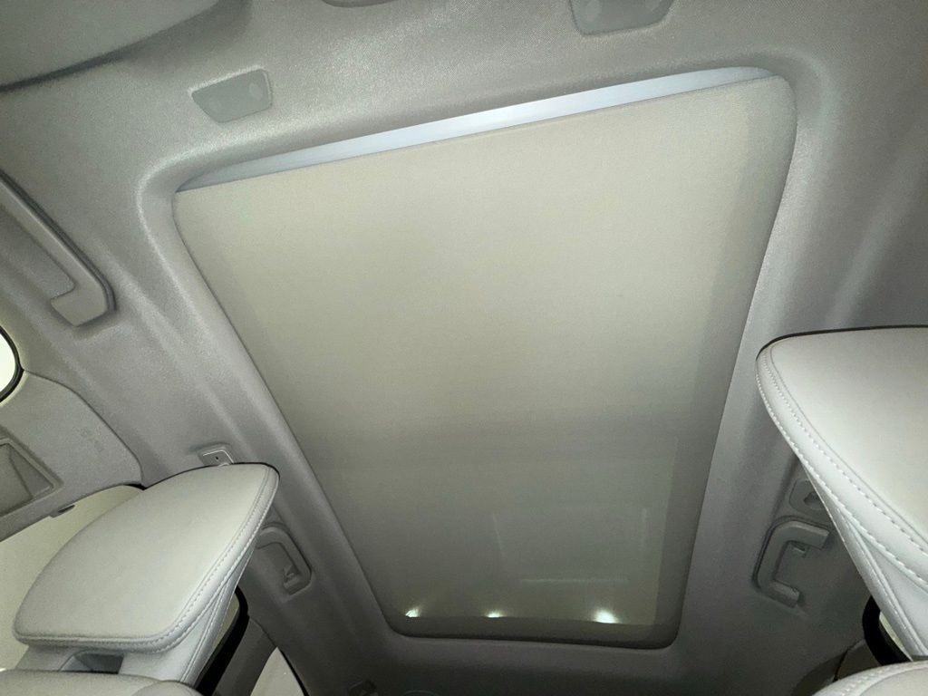 Thumbnail: 2022 Volvo XC60 - 19