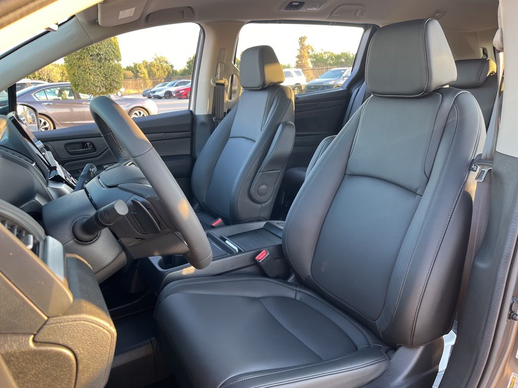 Thumbnail: 2026 Honda Odyssey - 13