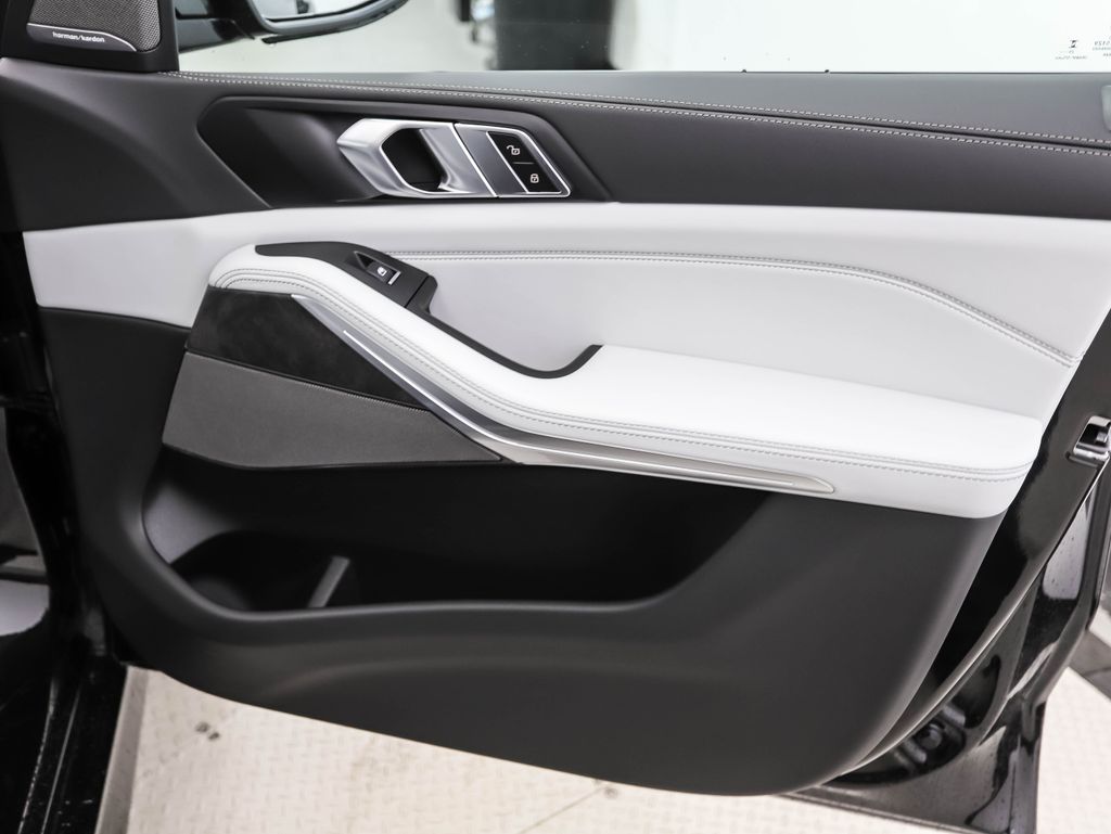 Thumbnail: 2026 BMW X5 - 29