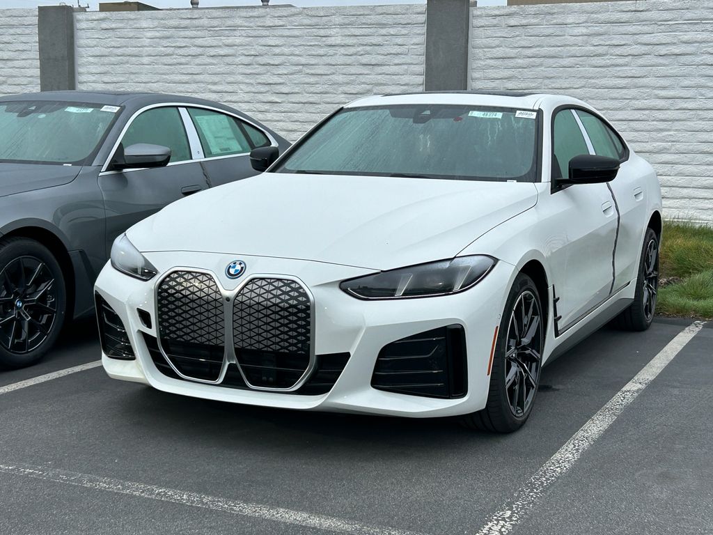 Thumbnail: 2025 BMW i4 - 2