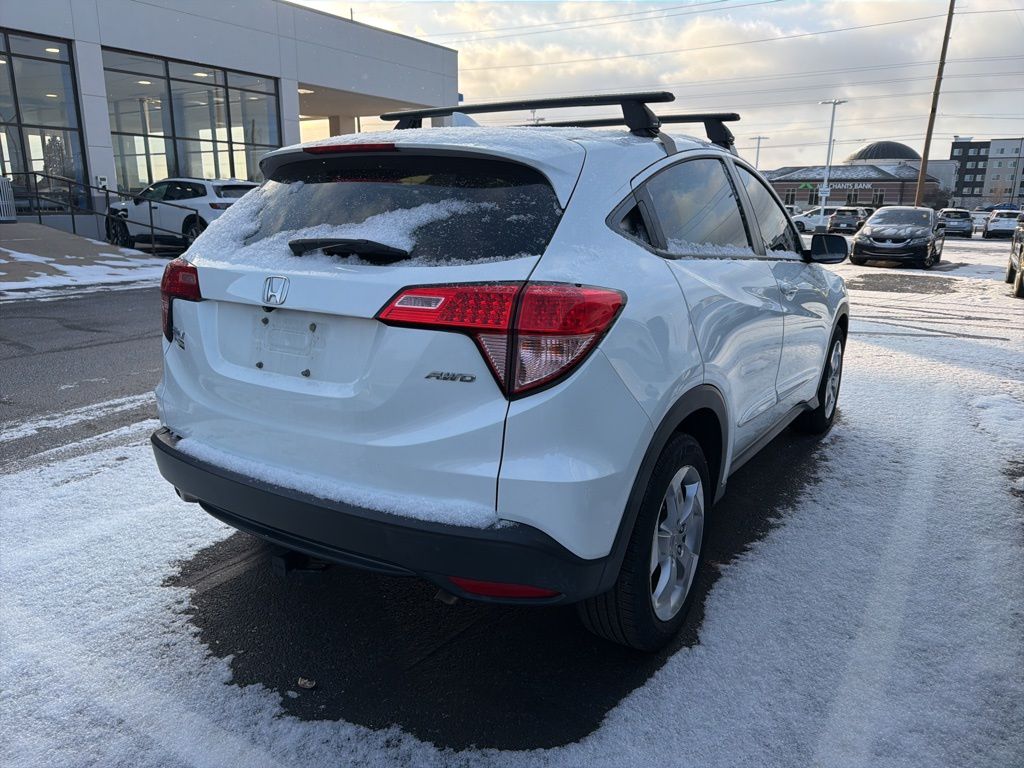 Thumbnail: 2017 Honda HR-V - 3