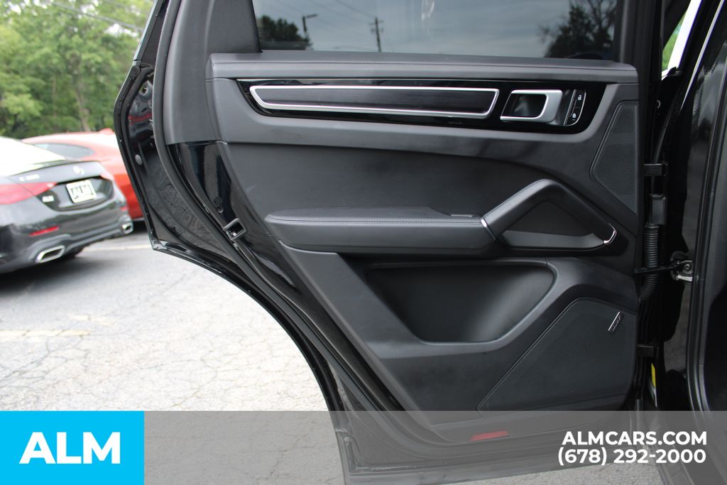 Used 2022  Porsche GTS image 19