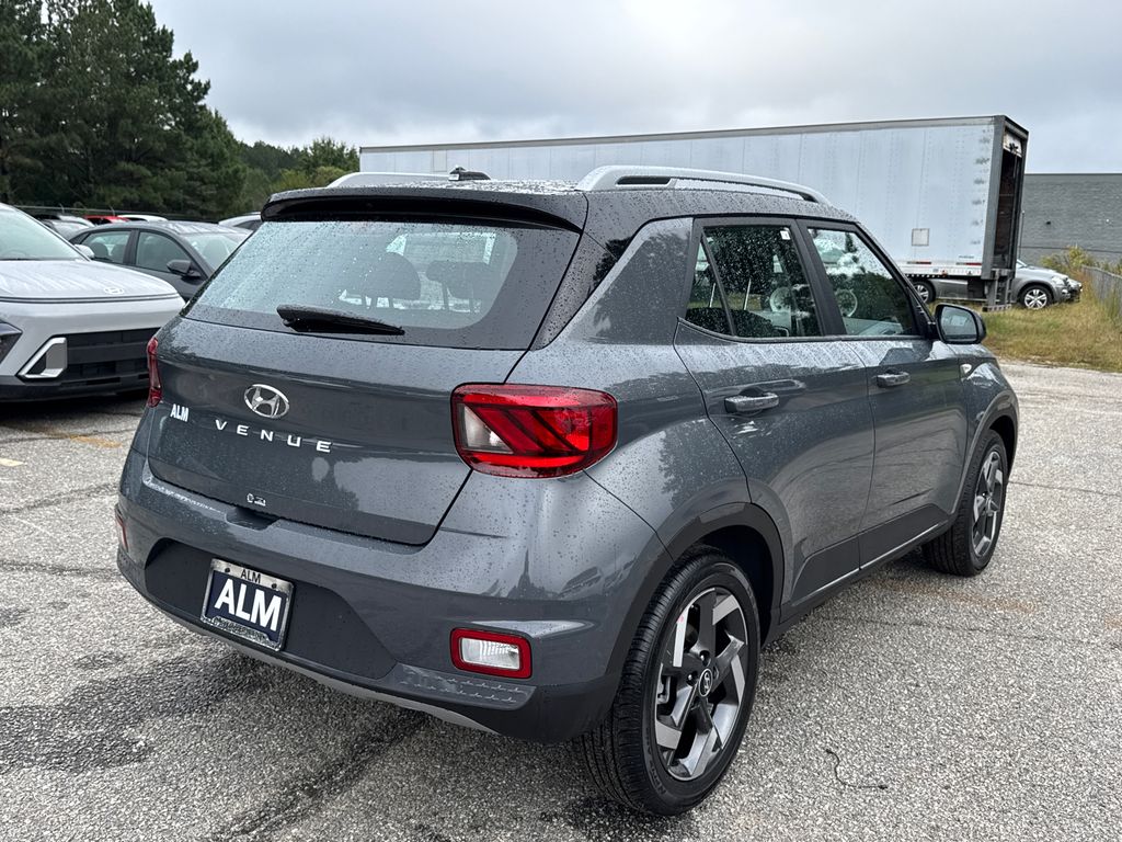 2026 Hyundai Venue SEL photo 4