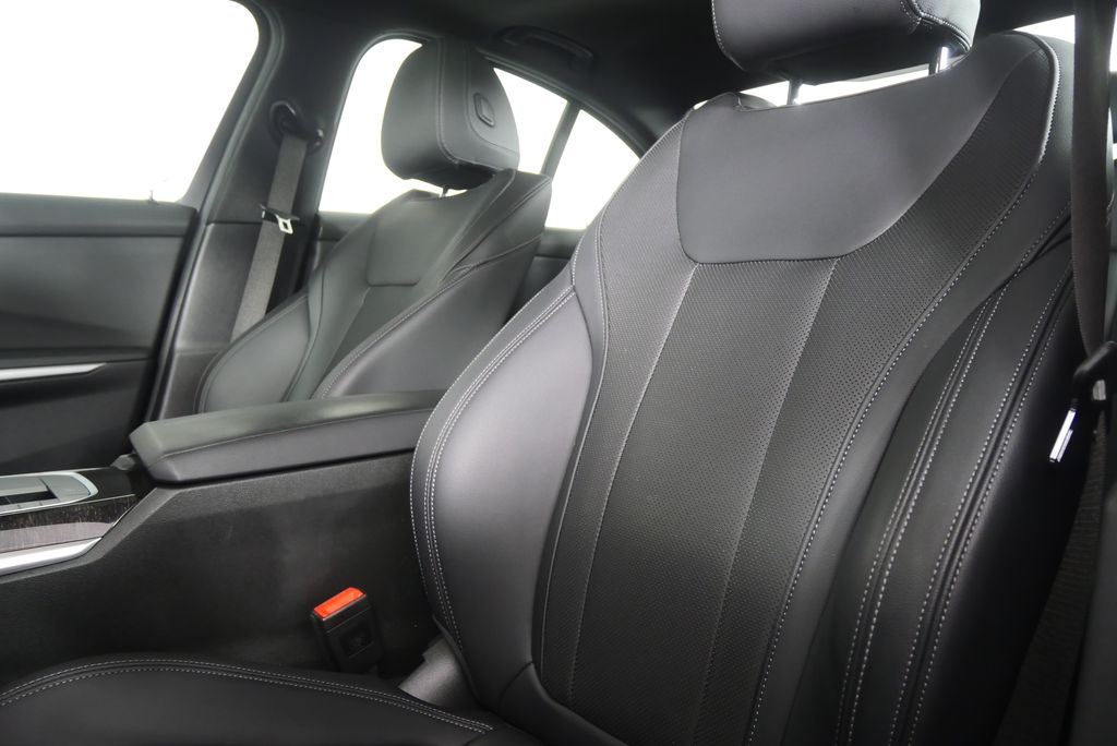 Thumbnail: 2023 BMW 3 Series - 10