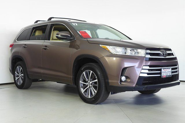 2017 Toyota Highlander XLE 4