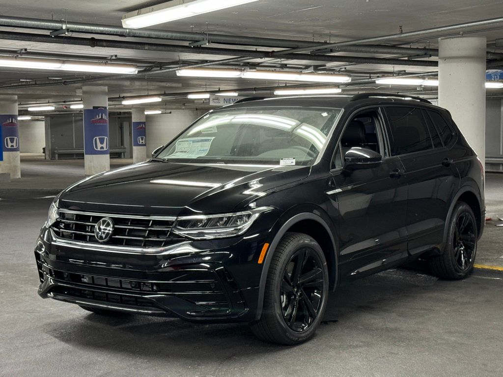 2024 Volkswagen Tiguan 2.0T SE R-Line Black 3