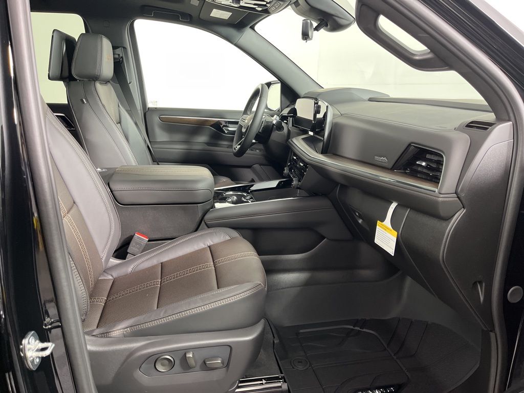 Thumbnail: 2026 Chevrolet Tahoe - 8