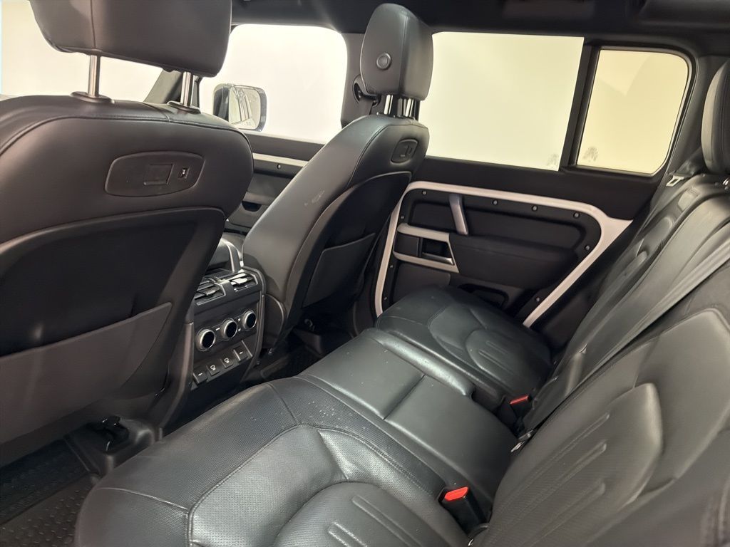 Certified Used 2022 White Land Rover X-Dynamic SE image 21