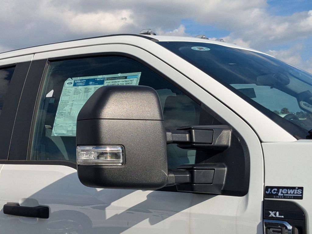 2025 Ford F-450 Chassis XL