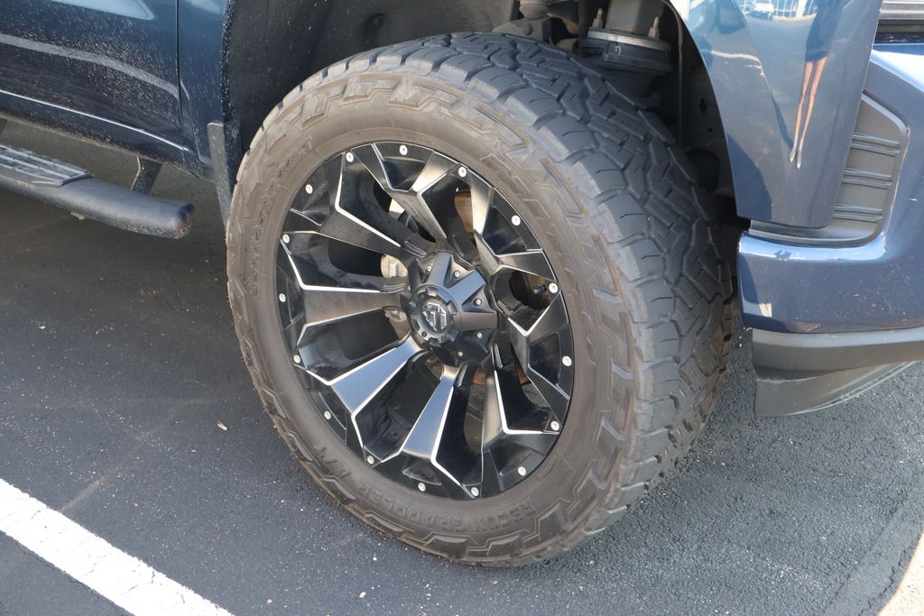 Thumbnail: 2020 Chevrolet Silverado 1500 - 5
