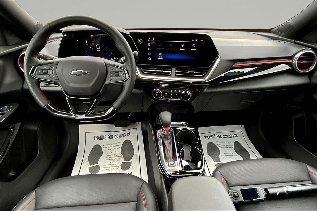 Used 2025 Chevrolet Trax SUV