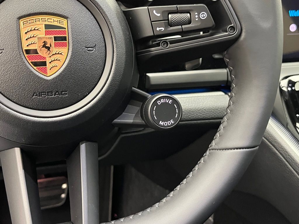 Thumbnail: 2025 Porsche Panamera - 15