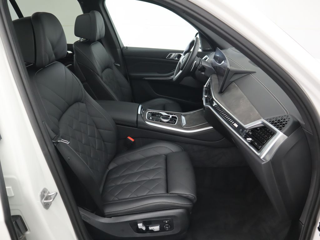 Thumbnail: 2025 BMW X5 - 21