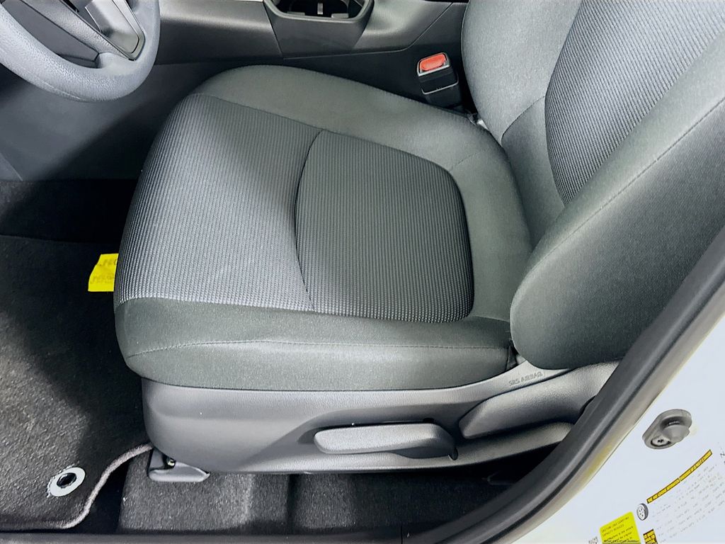 Thumbnail: 2025 Toyota RAV4 - 20