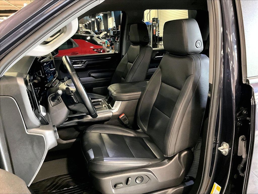 2024 Chevrolet Silverado 1500 — photo 10