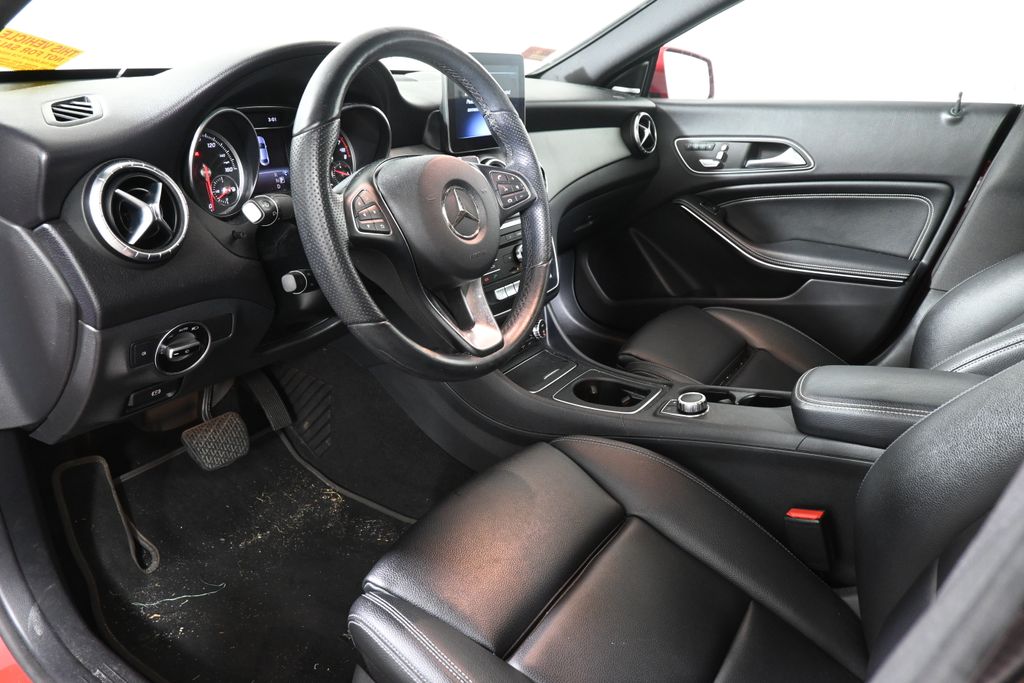 Thumbnail: 2019 Mercedes-Benz CLA - 4