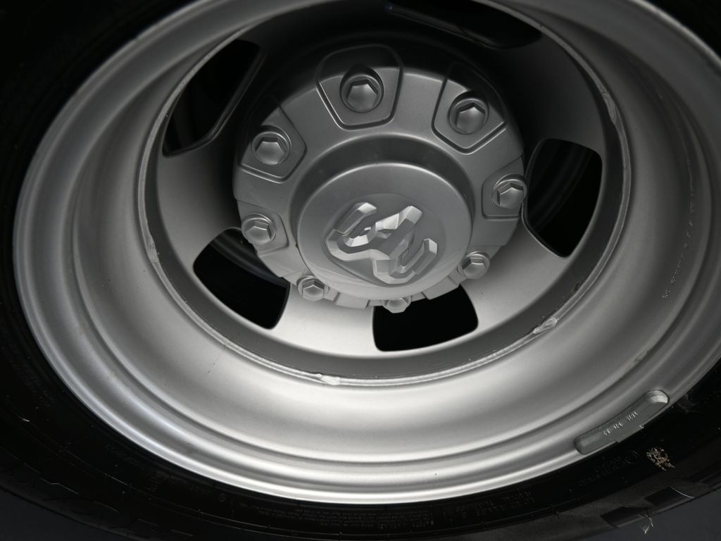 Used 2024 Billet Silver Metallic Clearcoat Ram Tradesman image 38