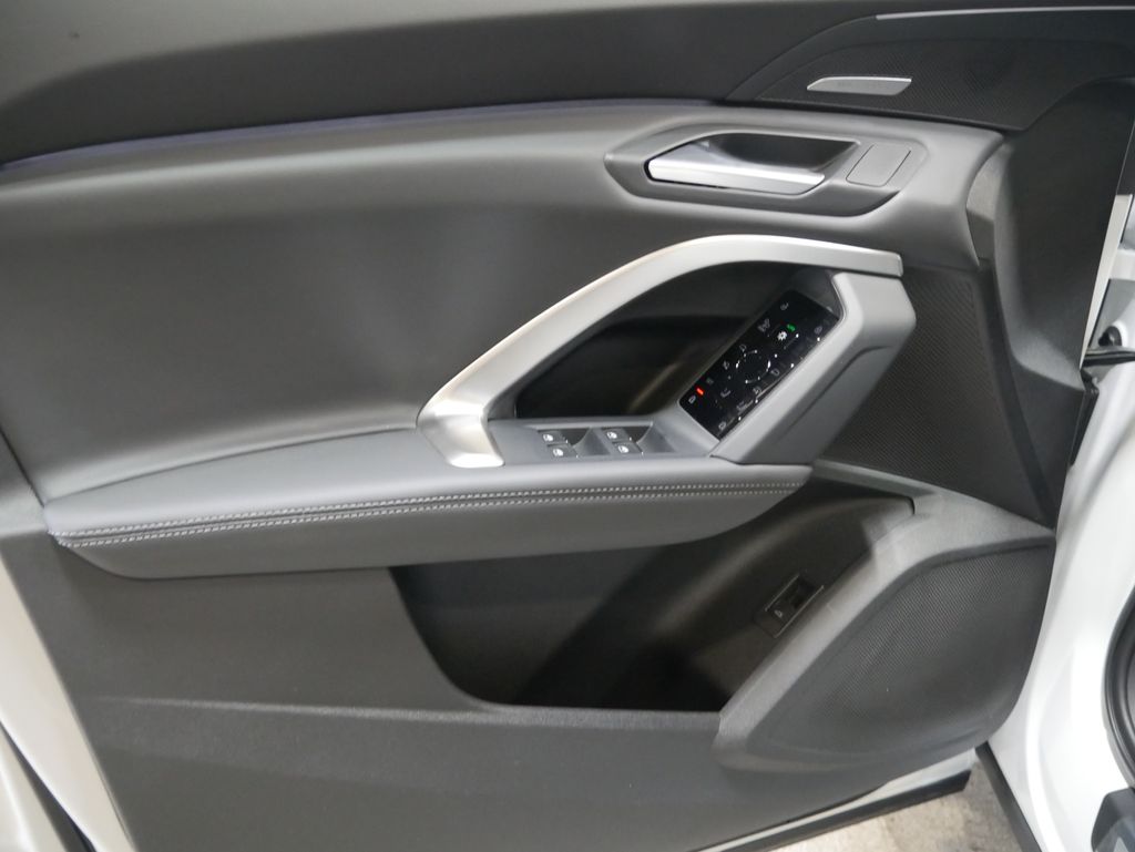 Thumbnail: 2026 Audi Q5 - 16