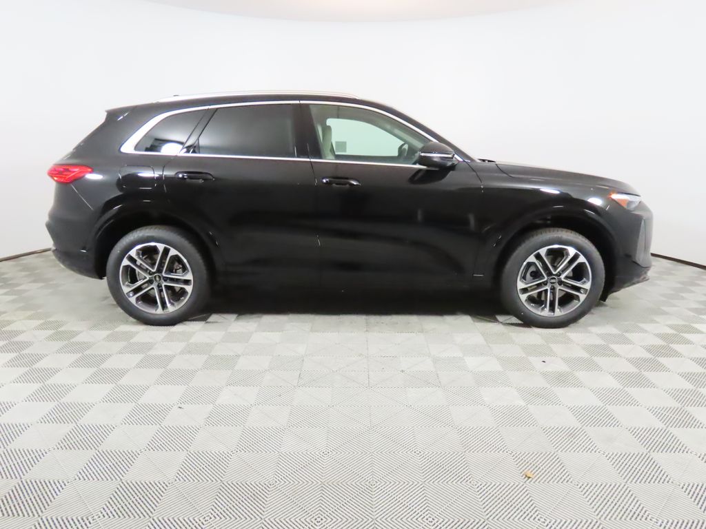 Thumbnail: 2025 Audi Q5 - 6