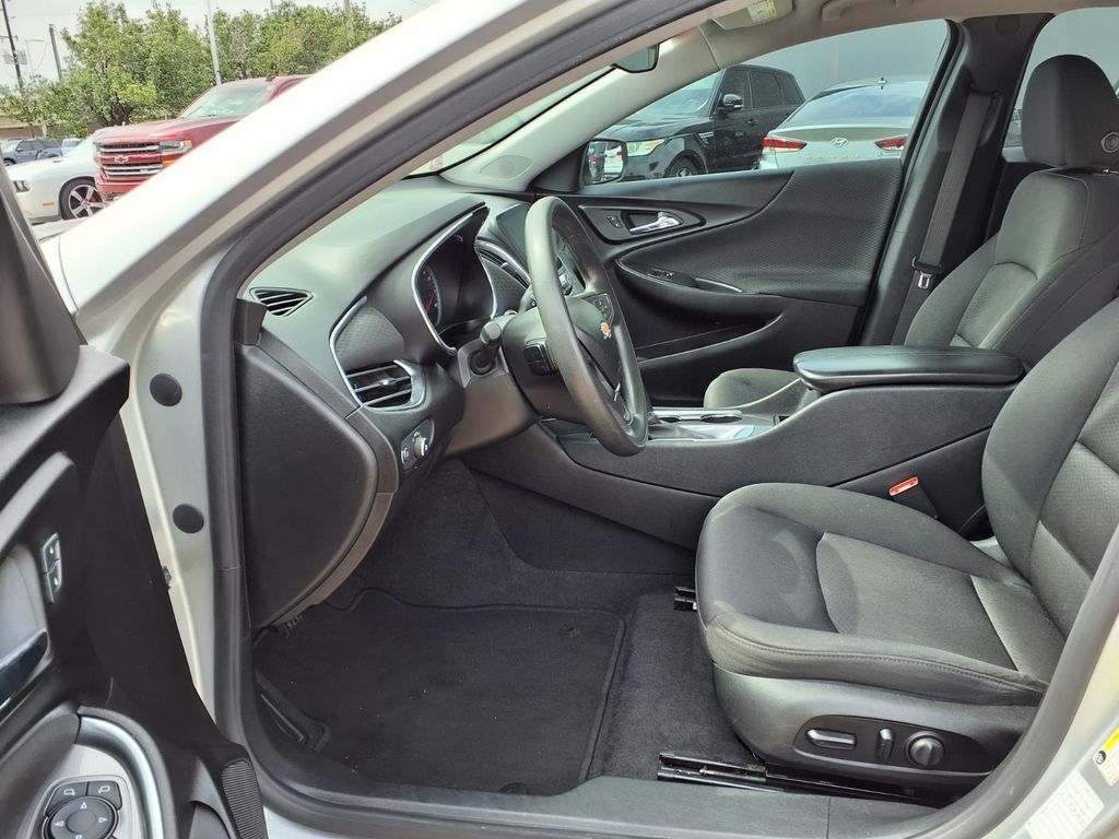 2020 Chevrolet Malibu LT Silver at Legacy Ford