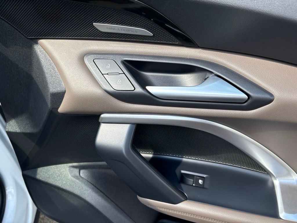 Thumbnail: 2025 Audi Q5 - 23